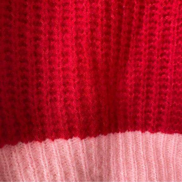 Red and pink color-block knit sweater - Picture 2 of 4